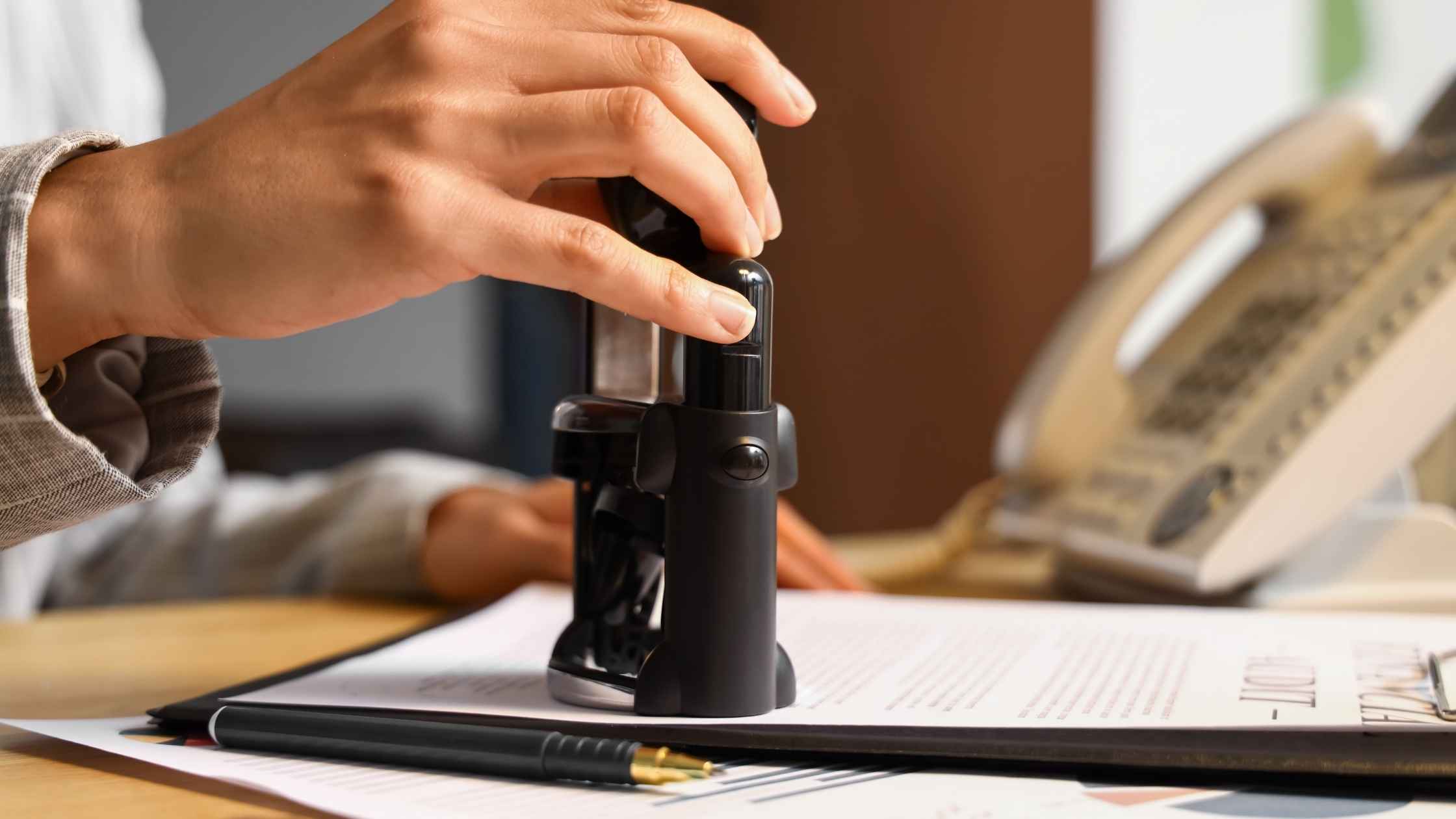 How to Choose the Right Notary Service in Broward County