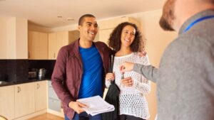 Online Notary vs Traditional Notary